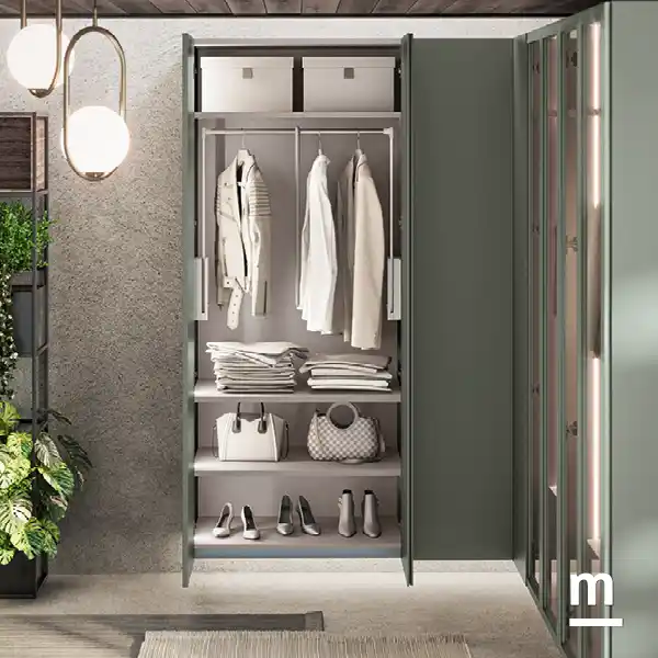 Interno armadio con servetto