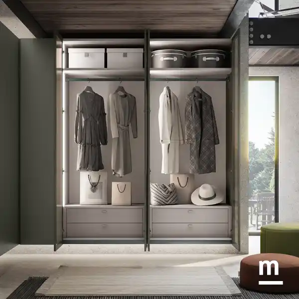 Interno armadio con illuminazione a Led