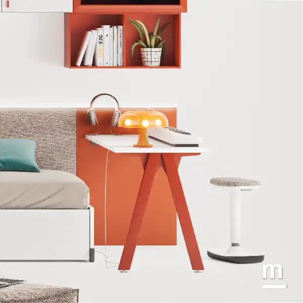 Piano scrivania a sbalzo