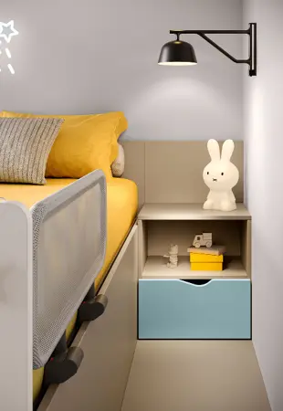Comodino per scala posteriore