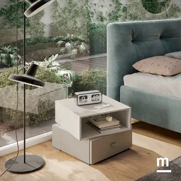 Comodino composto da due
wallbox sovrapposti