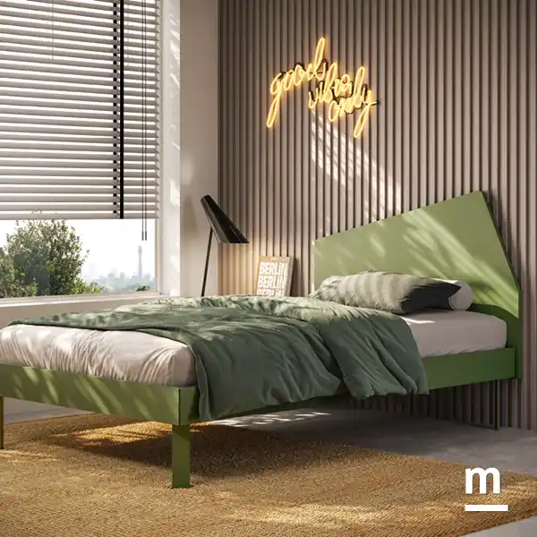 Letto legno laccato con testata Iceberg