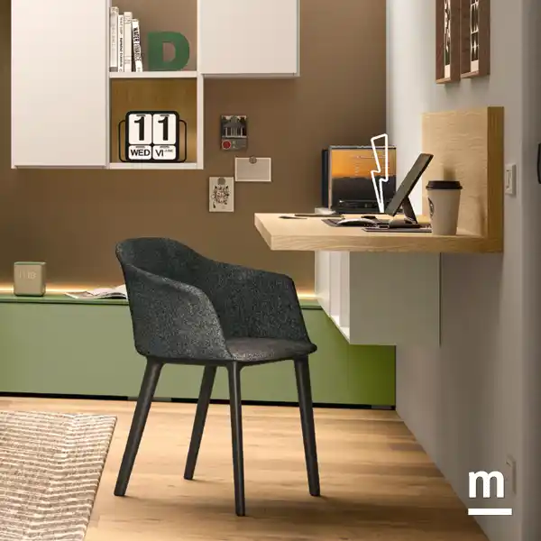 Zona studio con sedia Mirò