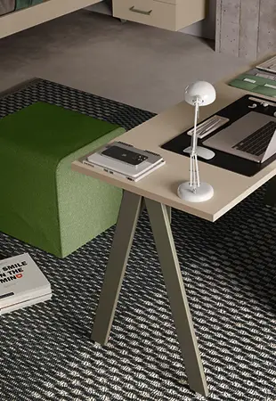Scrivania con supporto Rack