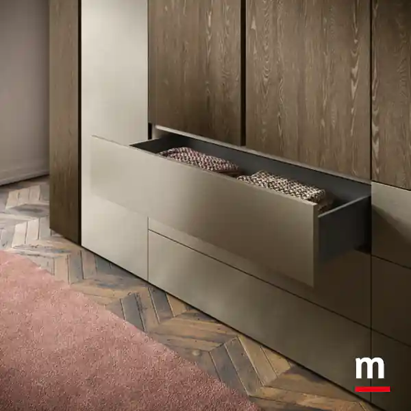 Armadio con cassetti esterni