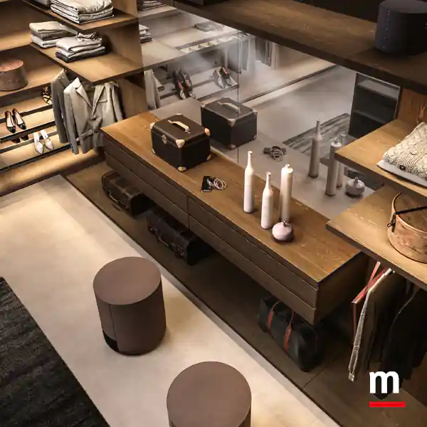 Cassettiere e specchi su pannellature