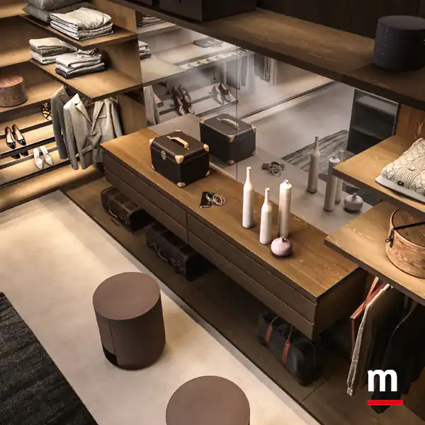 Cassettiere e specchio