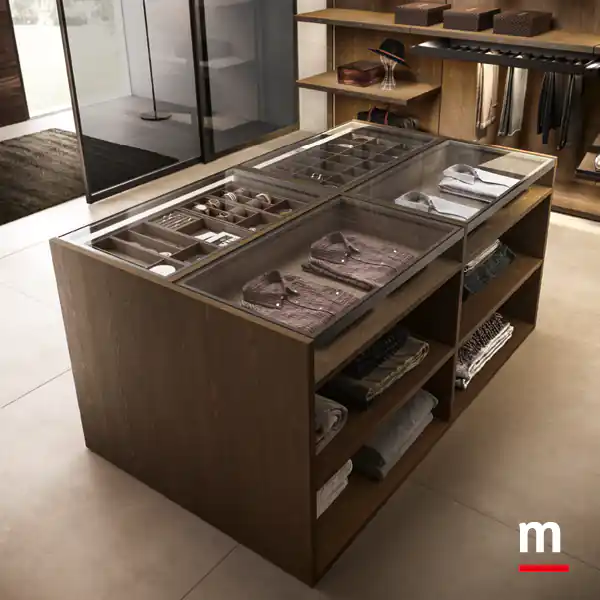 Vano posteriore con ripiani