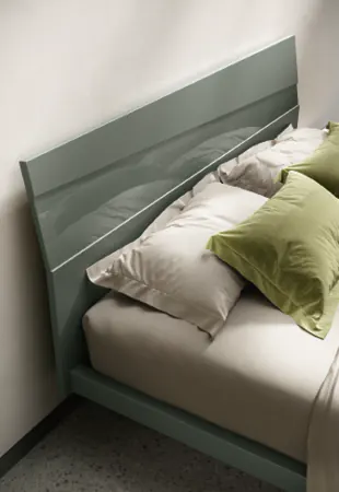 Letto Icaro con inserto in laccato lucido