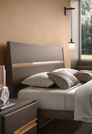 Testata Gleam con luce Led accesa